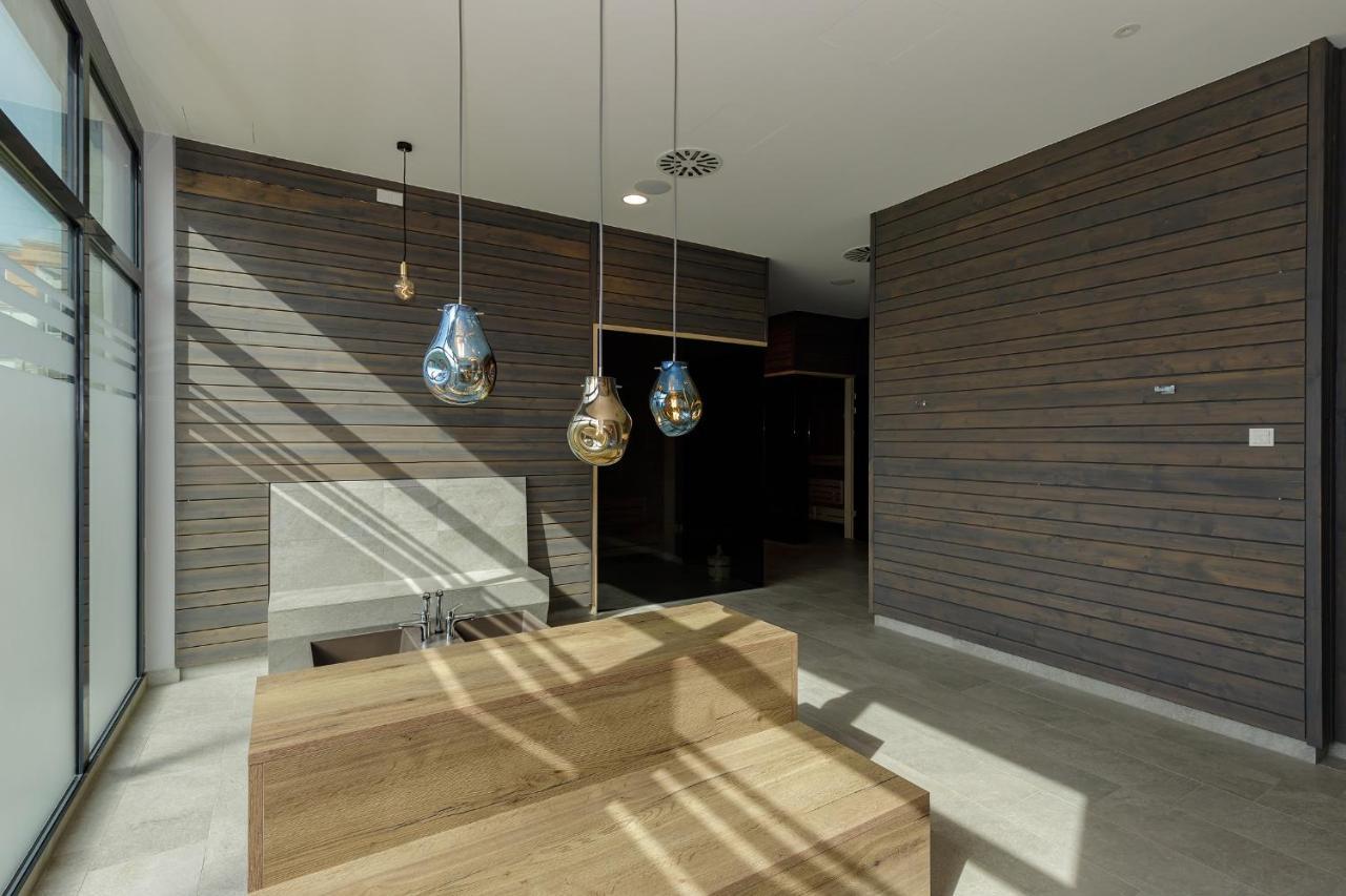 Aparthotel Waterkant Suites - Fewos Am Meer Mit Spa Бёргеренде-Ретвиш Экстерьер фото