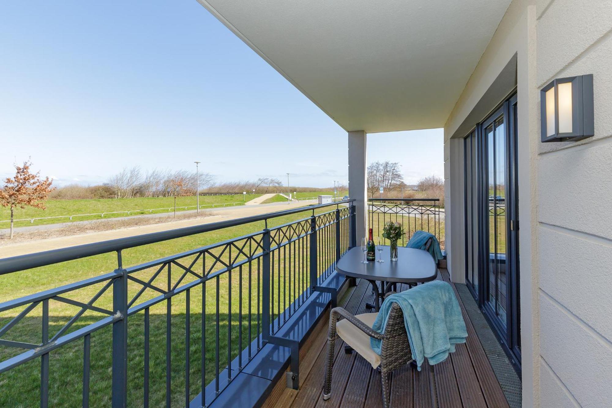 Aparthotel Waterkant Suites - Fewos Am Meer Mit Spa Бёргеренде-Ретвиш Экстерьер фото